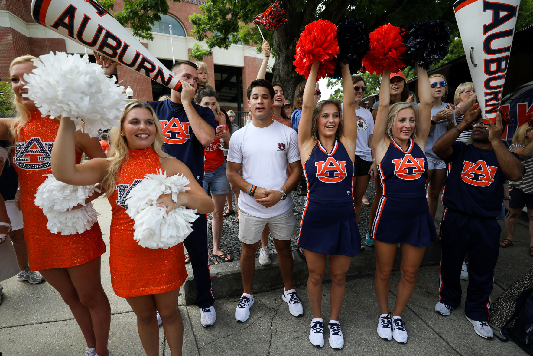 Auburn baseball departs for College World Series in Omaha